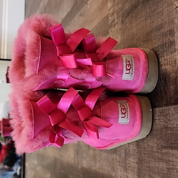 Pink bow ugg boots - Picture 2 of 6
